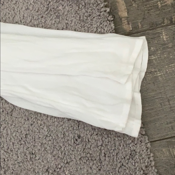 Hollister Embroidered Top - Picture 5 of 6